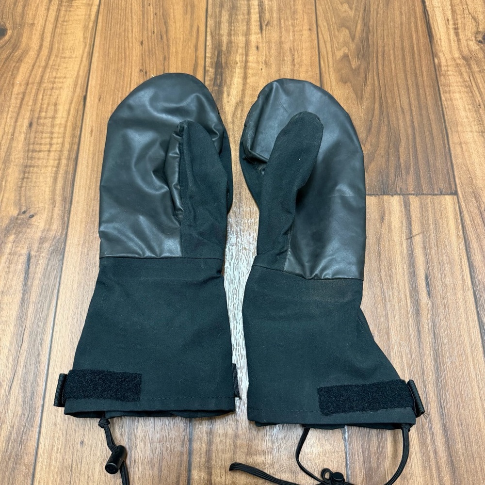 Outdoor Research OR Basic Mitt Shell GORETEX Mitt… - image 5